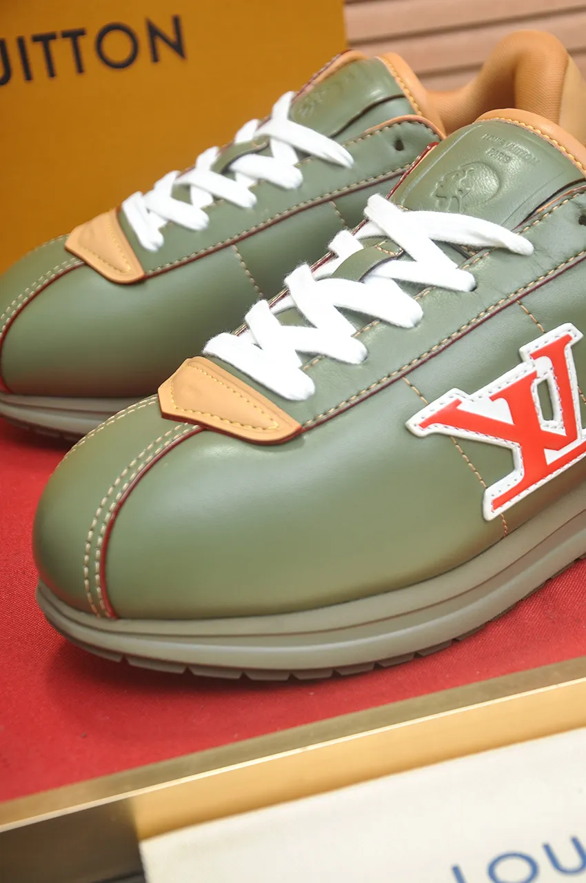Men's men's shoes 💰700💶[LOUIS VUITTON] new original order 🍀LV Louis Vuitton * - top version of LV classic trendy shoes! Made of imported original fabrics, mesh lining, and original wear-resistant rubber foam outsole! High quality products! Size (female 35-40)